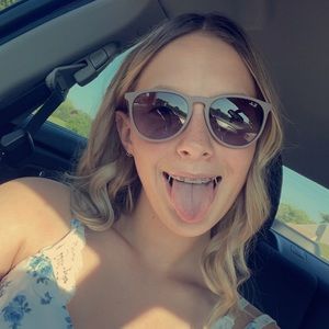 Meet your Posher, Brianna